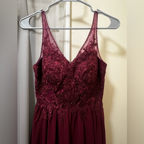 I am selling because I no longer need or want it. Wore once, size small. - Picture 2 of 4